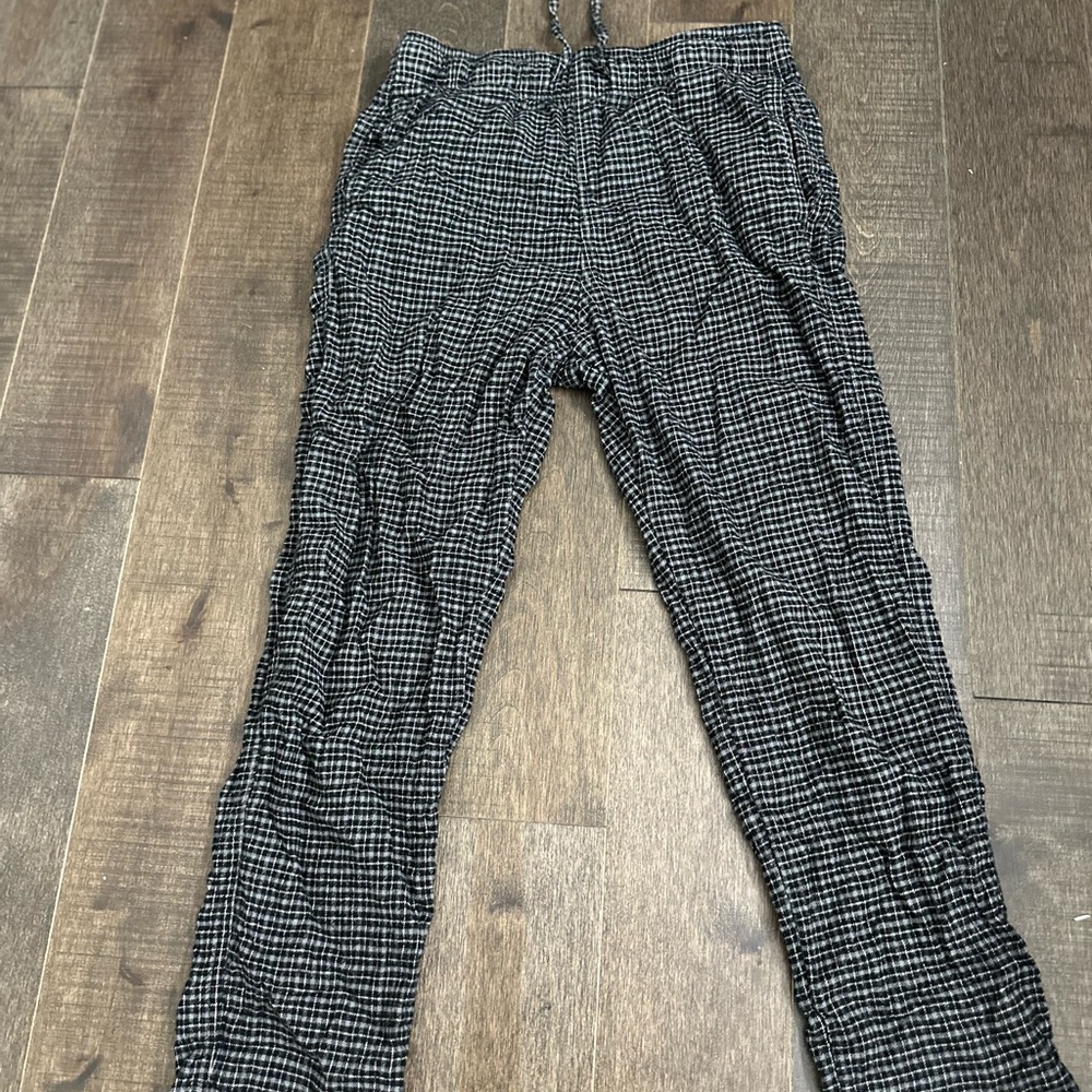 Hollister Men's Black and White Checkered Joggers
